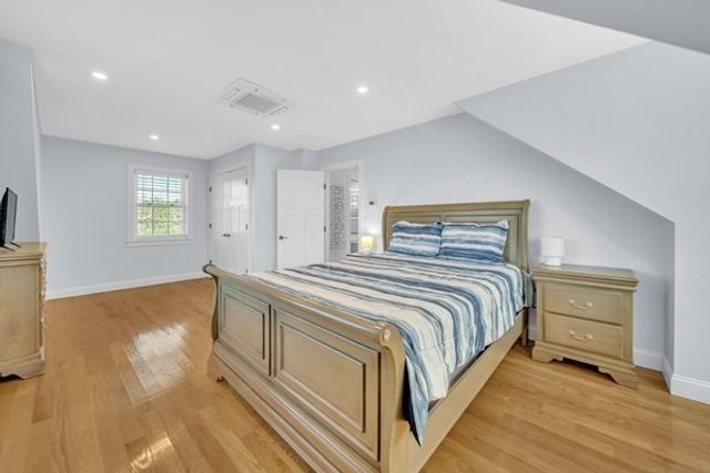 35 Holbrook Ave, Wellfleet, MA 02667