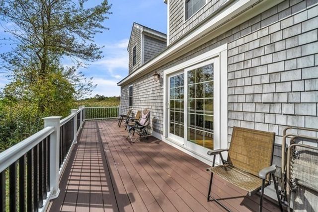 35 Holbrook Ave, Wellfleet, MA 02667