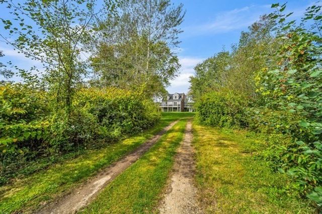 35 Holbrook Ave, Wellfleet, MA 02667