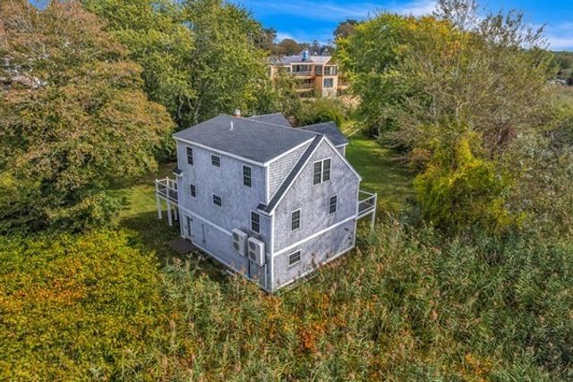 35 Holbrook Ave, Wellfleet, MA 02667