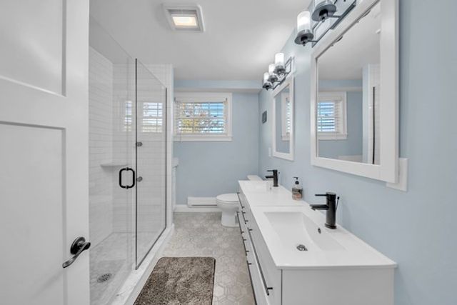 35 Holbrook Ave, Wellfleet, MA 02667