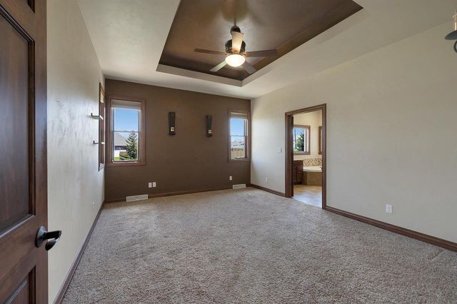 334 WHISPERING CREEK COURT, Green Bay, WI 54303