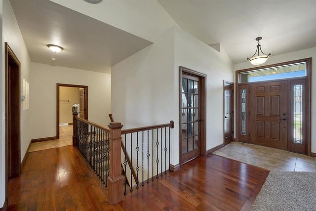 334 WHISPERING CREEK COURT, Green Bay, WI 54303