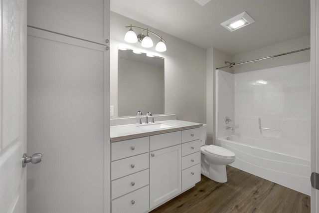334 WHISPERING CREEK COURT, Green Bay, WI 54303