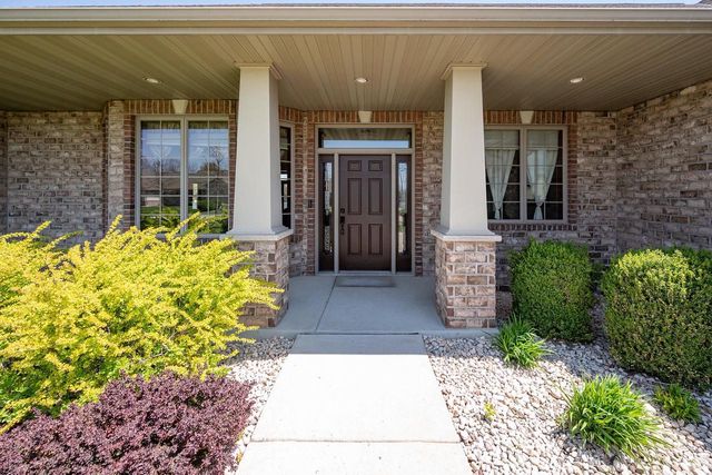 334 WHISPERING CREEK COURT, Green Bay, WI 54303
