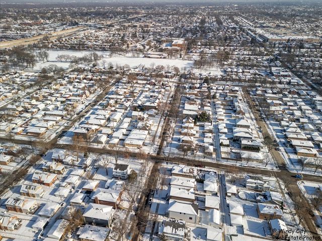 7715 W Balmoral Avenue, Chicago, IL 60656