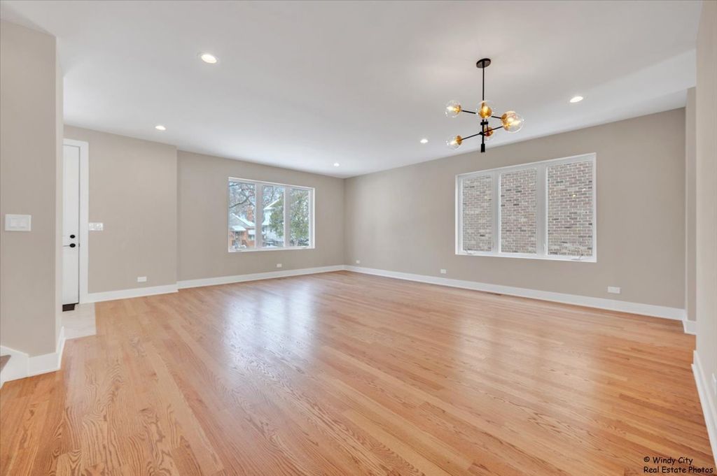 Image 2 of property listing at 7715 W Balmoral Avenue, Chicago, IL 60656