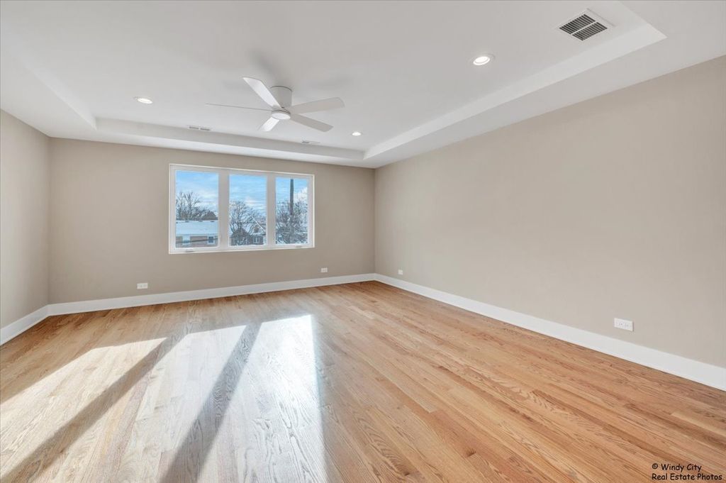 Image 11 of property listing at 7715 W Balmoral Avenue, Chicago, IL 60656