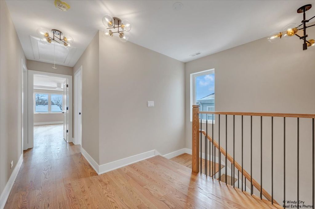 Image 16 of property listing at 7715 W Balmoral Avenue, Chicago, IL 60656