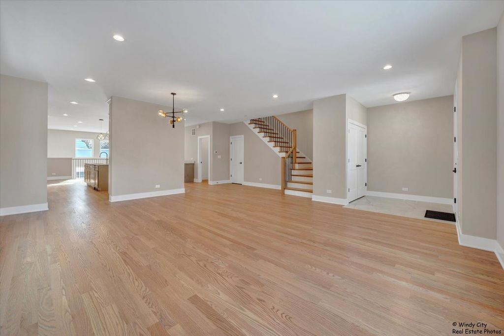 Image 17 of property listing at 7715 W Balmoral Avenue, Chicago, IL 60656