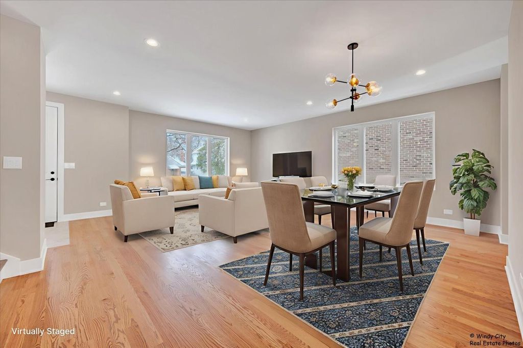 Image 3 of property listing at 7715 W Balmoral Avenue, Chicago, IL 60656