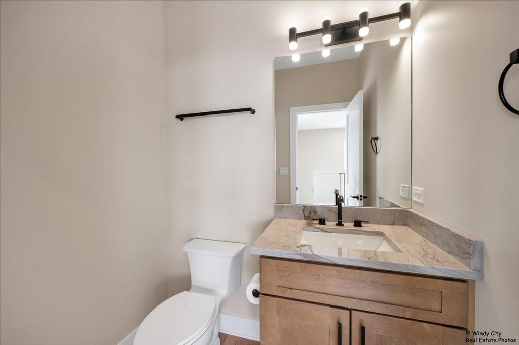 Image 31 of property listing at 7715 W Balmoral Avenue, Chicago, IL 60656
