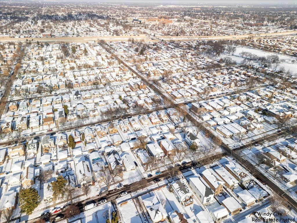 Image 42 of property listing at 7715 W Balmoral Avenue, Chicago, IL 60656