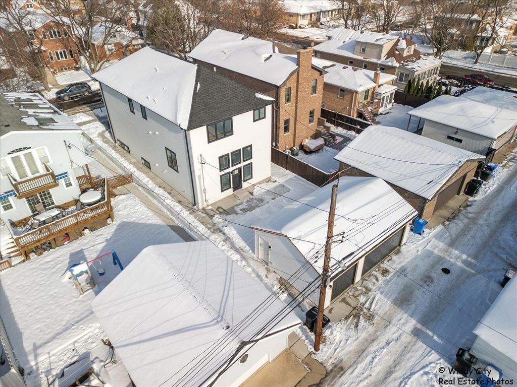 Image 43 of property listing at 7715 W Balmoral Avenue, Chicago, IL 60656