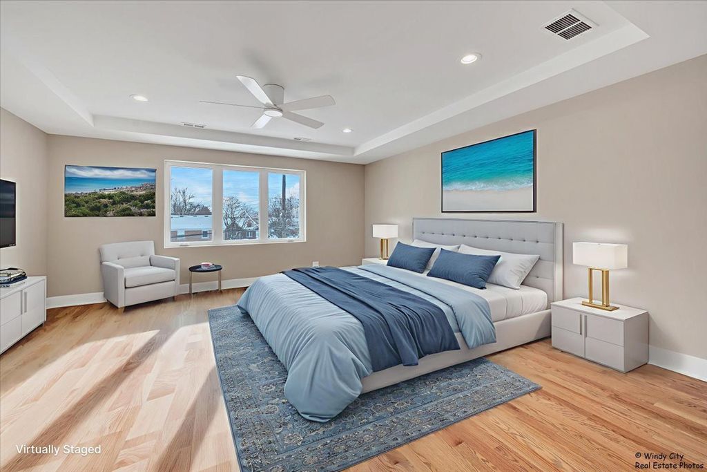 Image 10 of property listing at 7715 W Balmoral Avenue, Chicago, IL 60656