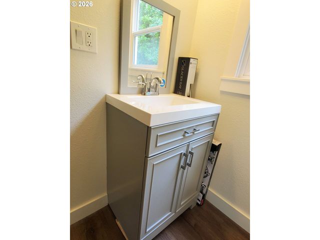 745 Sw MAPLECREST Dr, Portland, OR 97219