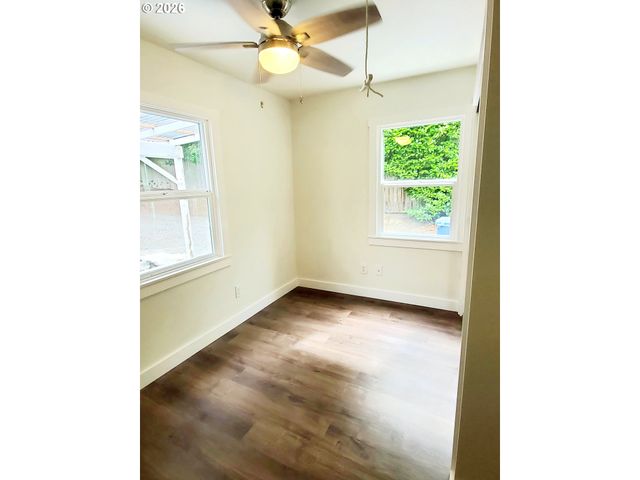 745 Sw MAPLECREST Dr, Portland, OR 97219