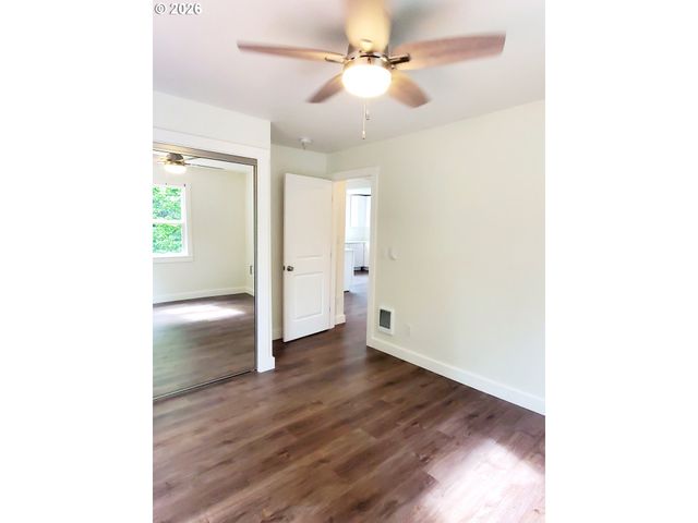 745 Sw MAPLECREST Dr, Portland, OR 97219