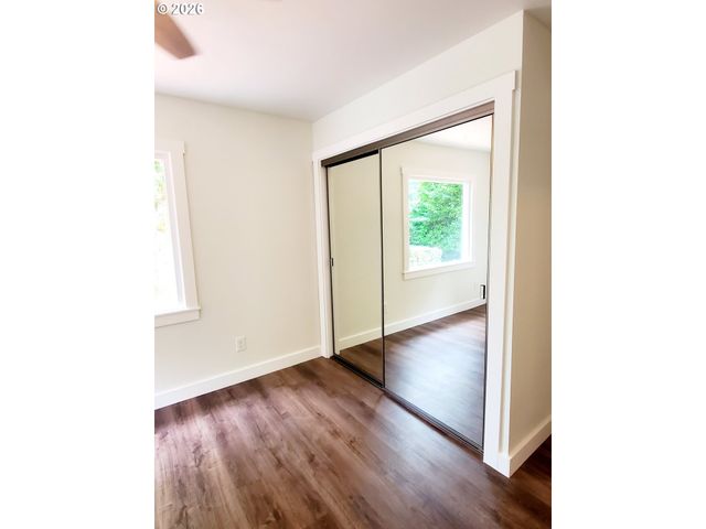 745 Sw MAPLECREST Dr, Portland, OR 97219