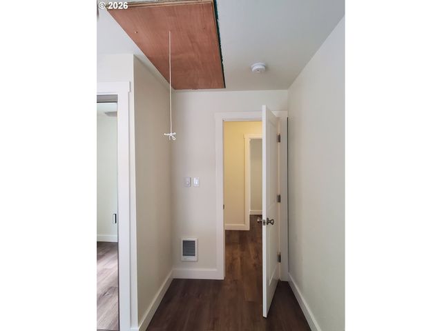 745 Sw MAPLECREST Dr, Portland, OR 97219