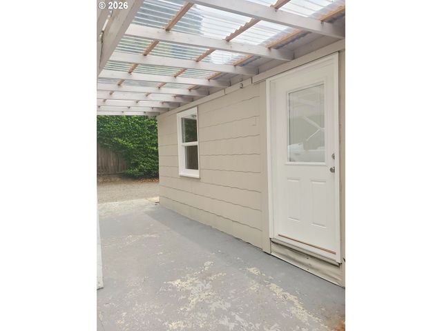 745 Sw MAPLECREST Dr, Portland, OR 97219