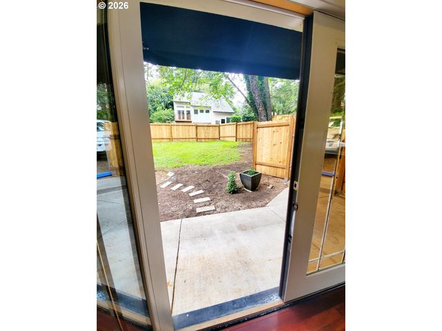 745 Sw MAPLECREST Dr, Portland, OR 97219