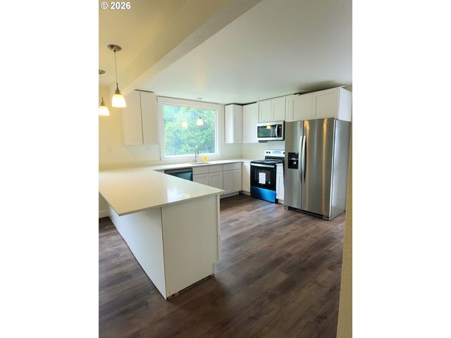 745 Sw MAPLECREST Dr, Portland, OR 97219