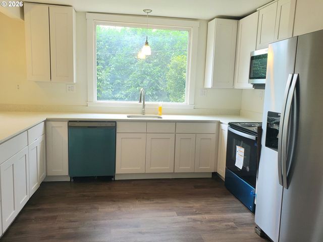 745 Sw MAPLECREST Dr, Portland, OR 97219