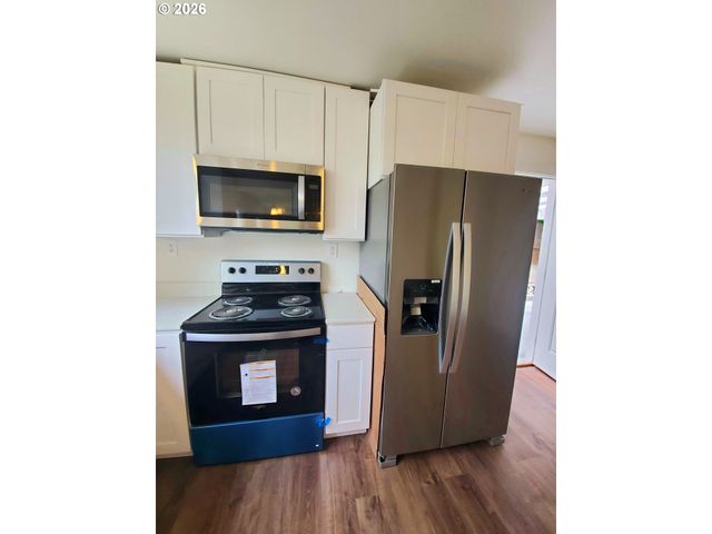 745 Sw MAPLECREST Dr, Portland, OR 97219