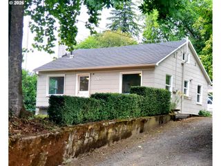 745 Sw MAPLECREST Dr, Portland, OR 97219