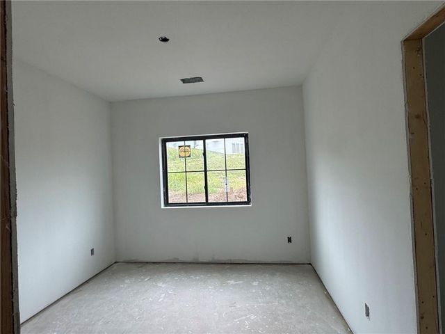 1970 Harvest Road, Liberty, MO 64068