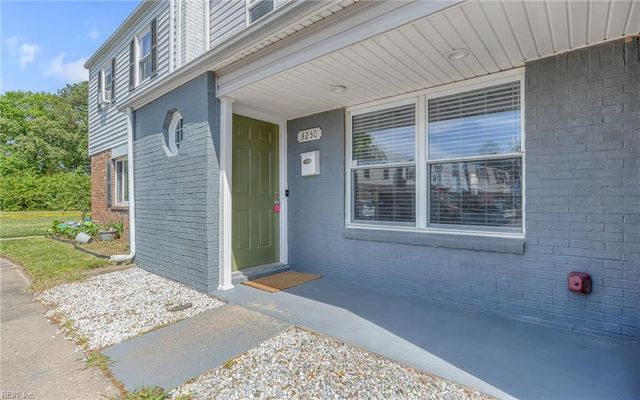 3250 Saxon PL, Virginia Beach, VA 23453