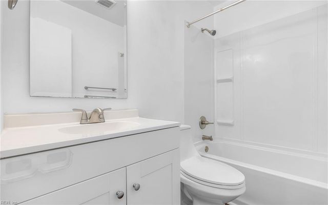 3250 Saxon PL, Virginia Beach, VA 23453