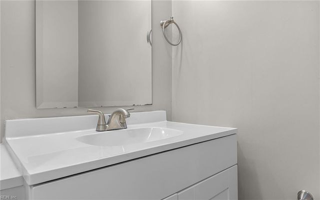 3250 Saxon PL, Virginia Beach, VA 23453