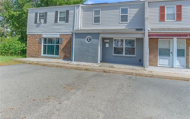 3250 Saxon PL, Virginia Beach, VA 23453