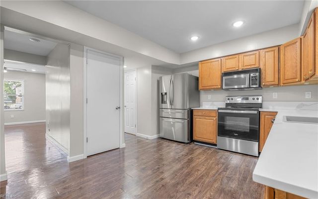 3250 Saxon PL, Virginia Beach, VA 23453