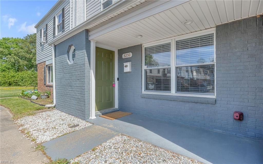 3250 Saxon PL, Virginia Beach, VA 23453