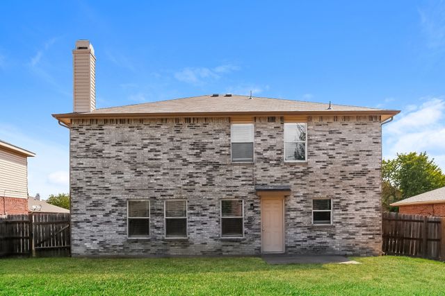 3011 Clemente Drive, Grand Prairie, TX 75052