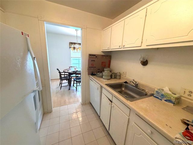 671 E Fox Hills Drive, Bloomfield Hills, MI 48304