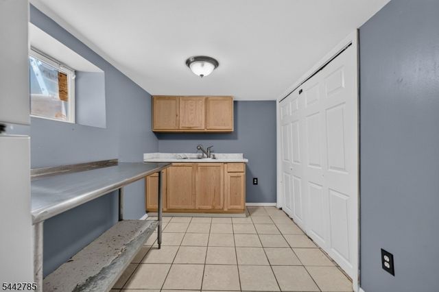 17 Wolcott Ter 2, Newark City, NJ 07112