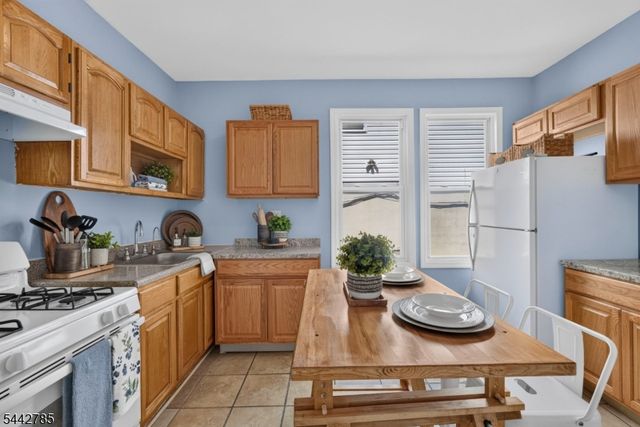 17 Wolcott Ter 2, Newark City, NJ 07112