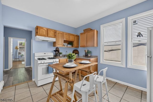 17 Wolcott Ter 2, Newark City, NJ 07112