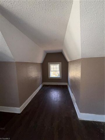 2828 N Glenn Avenue, Winston-salem, NC 27105