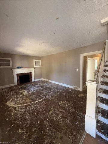 2828 N Glenn Avenue, Winston-salem, NC 27105