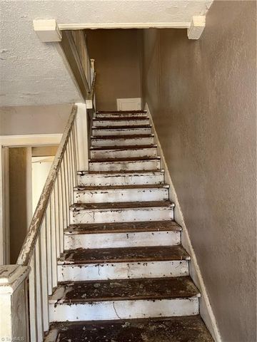 2828 N Glenn Avenue, Winston-salem, NC 27105