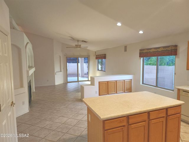 8340 N Austin Nikolas Court, Tucson, AZ 85704