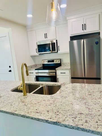 604 Debbie Dr, Hermitage, TN 37076