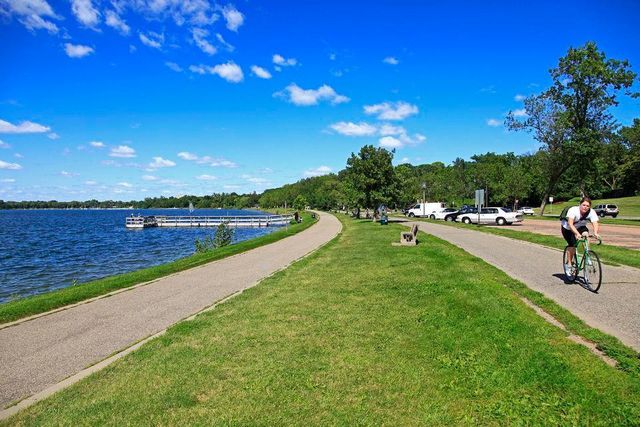 3621 Glenhurst Avenue, Saint Louis Park, MN 55416