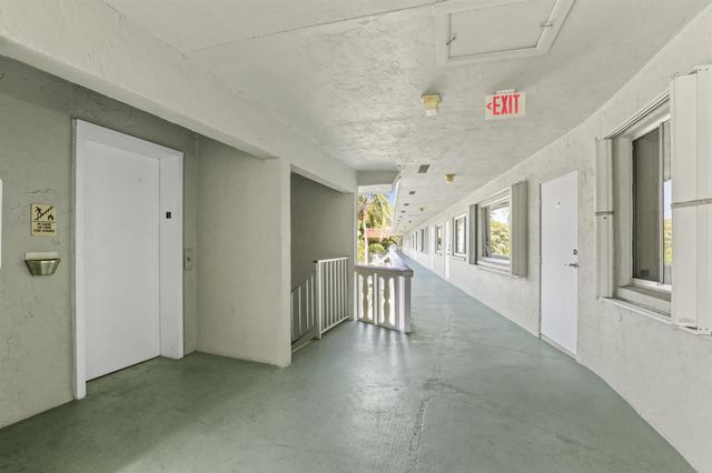3100 Springdale Boulevard 308, Palm Springs, FL 33461