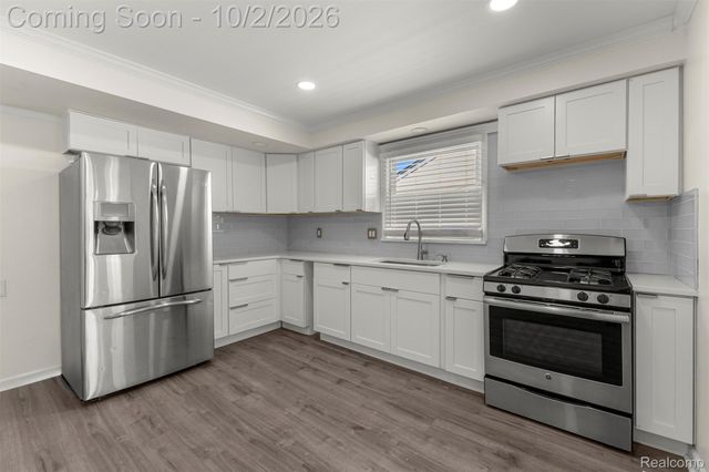 5649 Colonial Street, Dearborn Heights, MI 48127